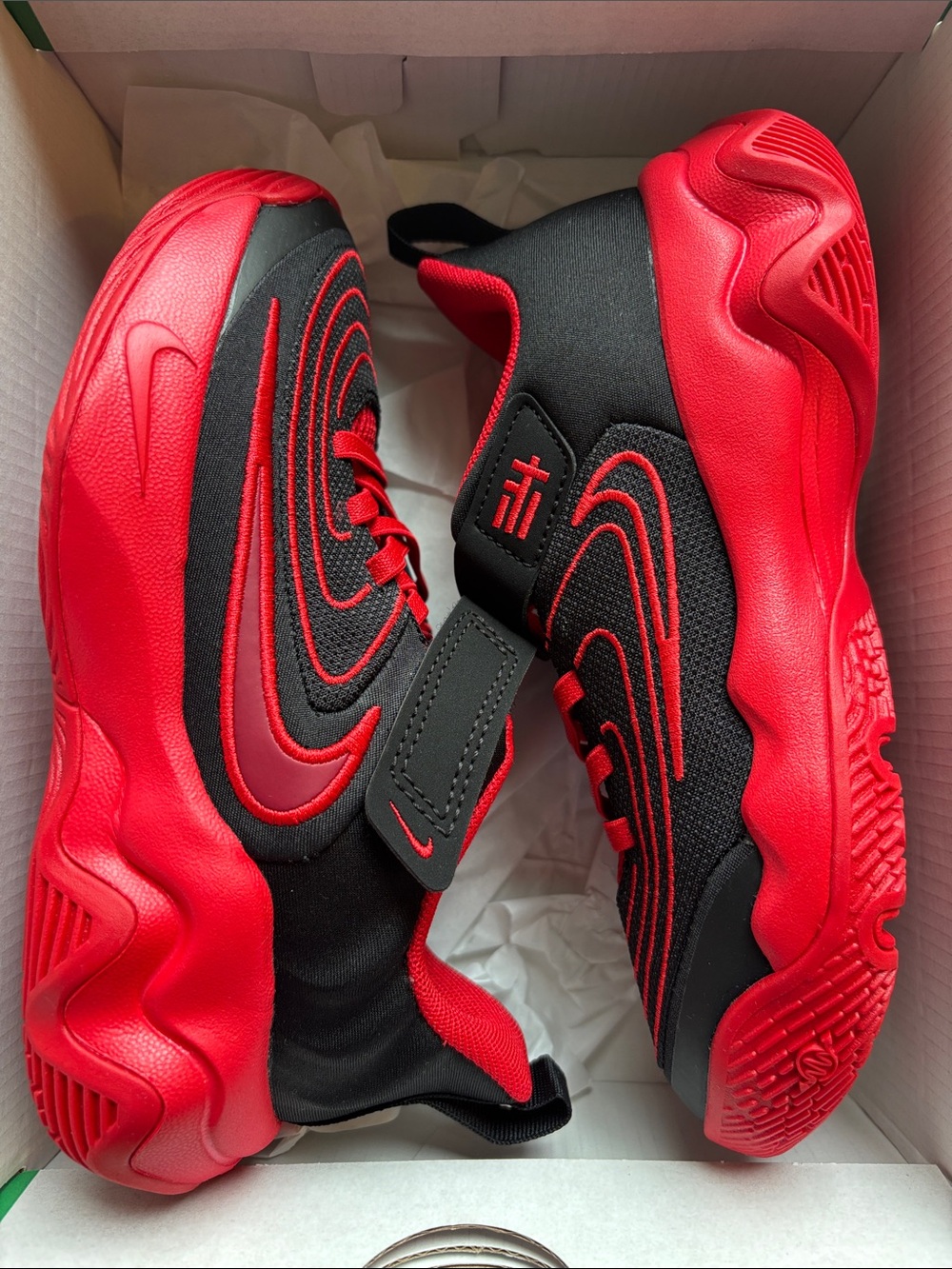 NWT giannis immortality 4 youth black and red